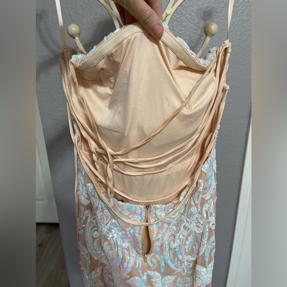 White Windsor Gown - Picture 5 of 6